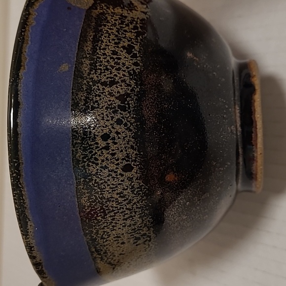 Handmade Signed Pottery Bowl - Picture 11 of 15